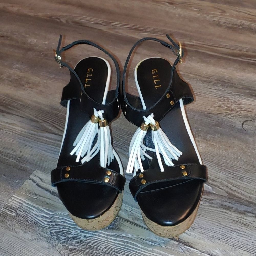 GILI black wedges with white tassels Sz 6.5